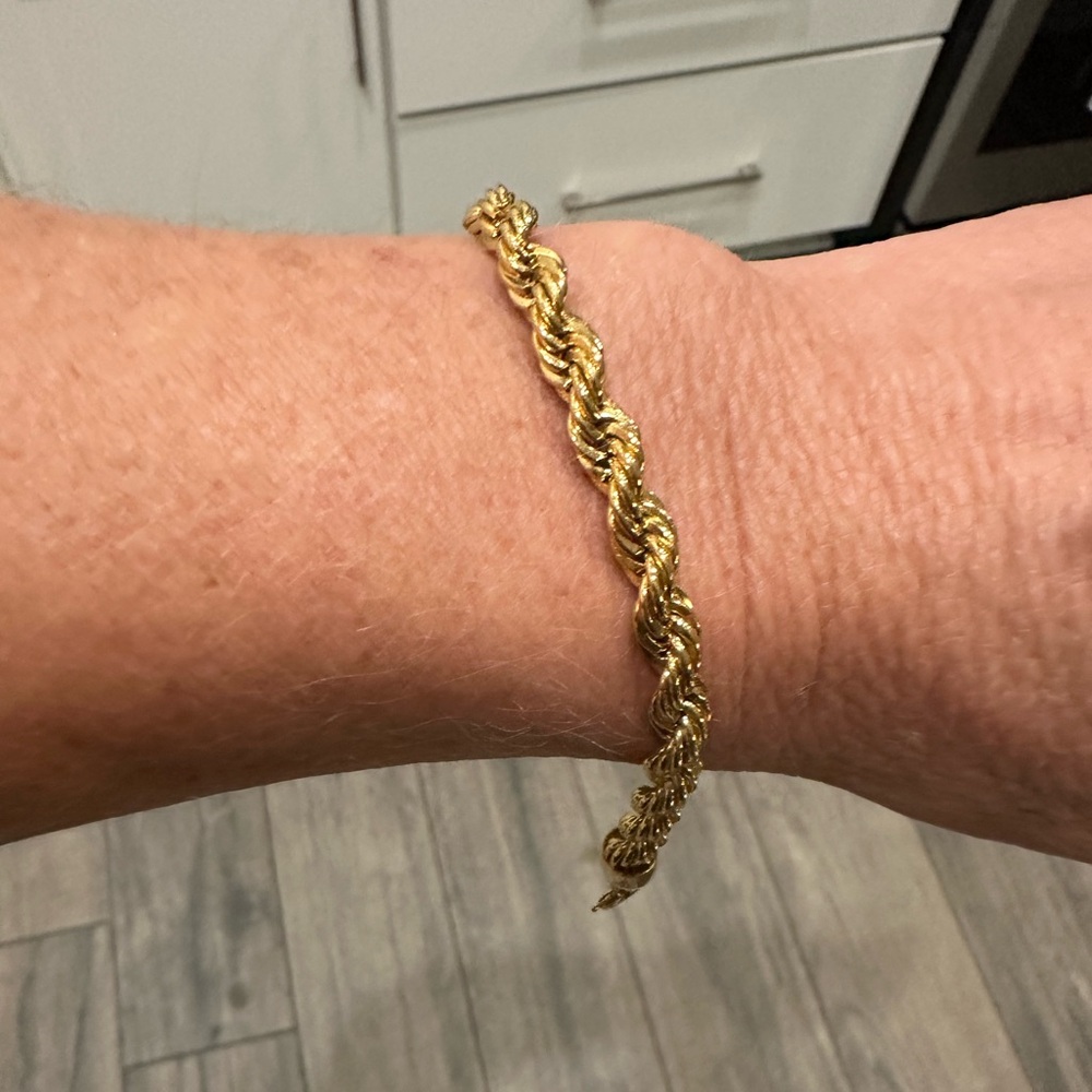 Gold rope bracelet 6 inches